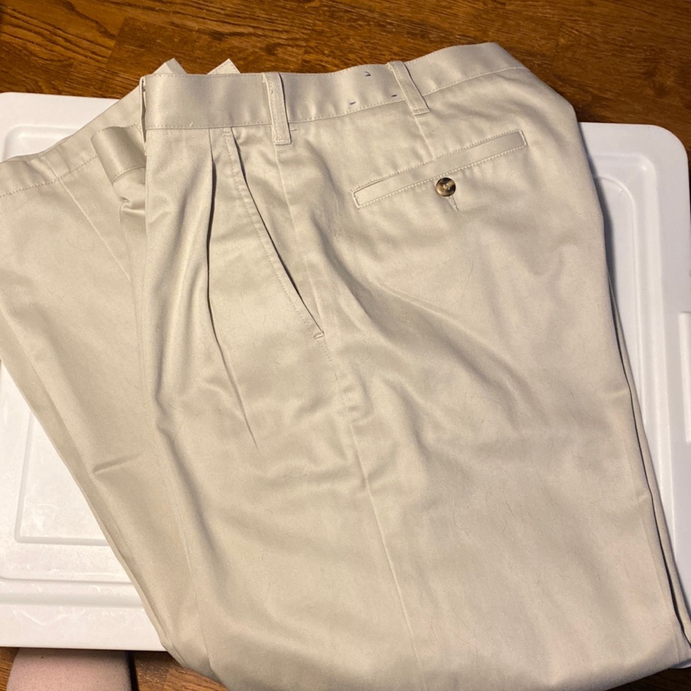 Men’s Cambridge Classics brand khakis